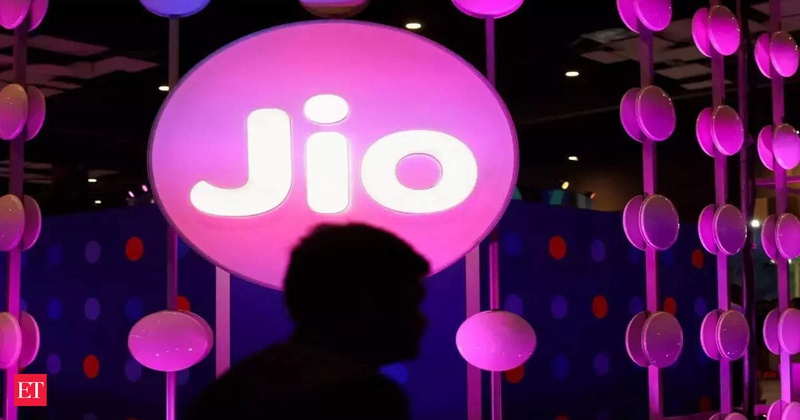Jio AirFiber Vs Jio Fiber: Know key differences, pricing, availability and more