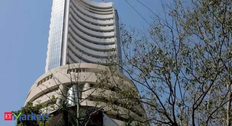 Sensex rallies over 100 points as IT stocks hold fort