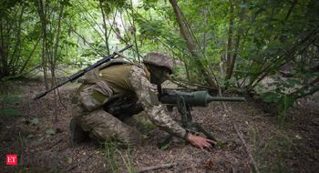 Russian forces pound Ukraine's Donetsk region
