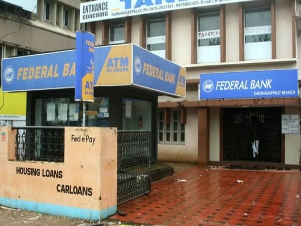 Rekha Jhunjhunwala raises stake in Federal Bank